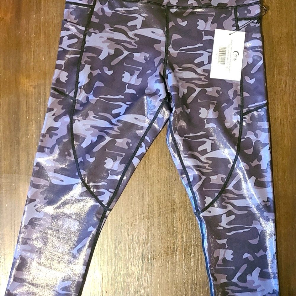 Zyia Light n Tight Capri